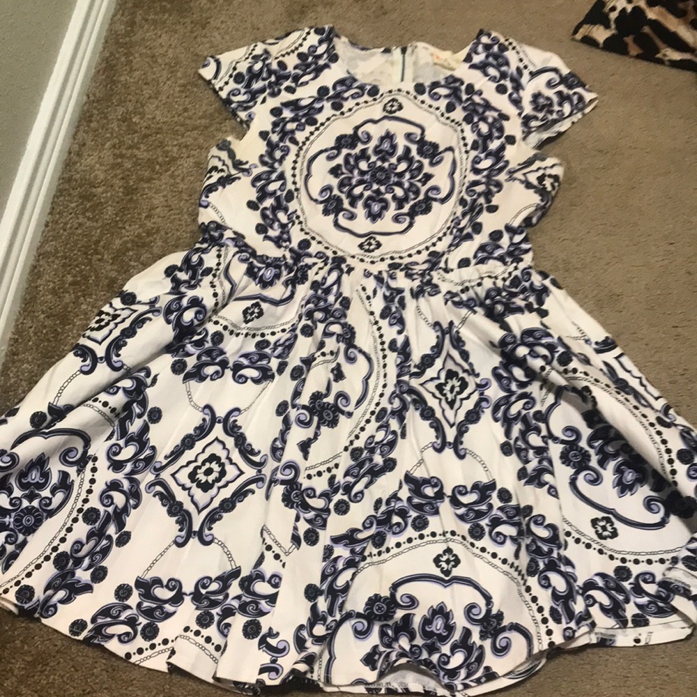 Lulus Brocade patterned dress